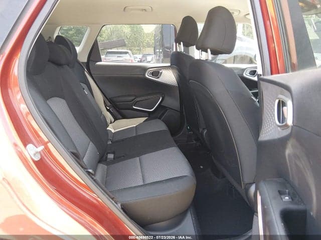 2025 KIA SOUL LX 8