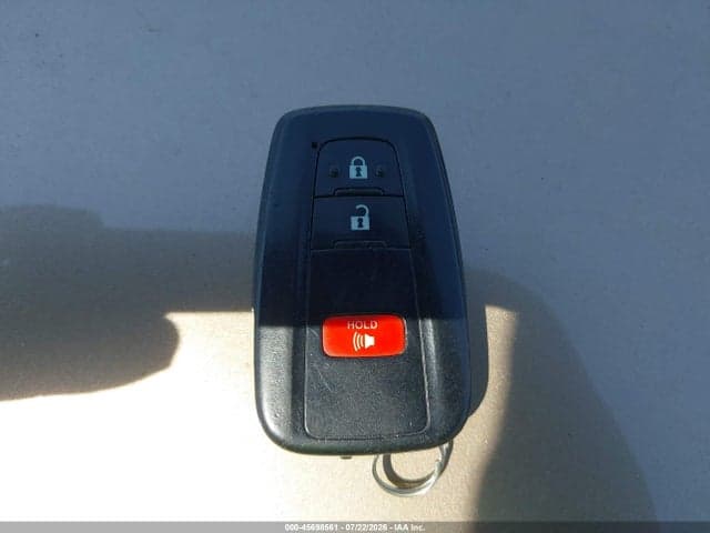 2020 TOYOTA RAV4 HYBRID XLE 11