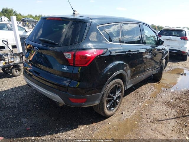 2019 FORD ESCAPE SE 4