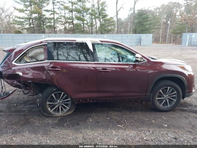 2018 TOYOTA HIGHLANDER XLE 13