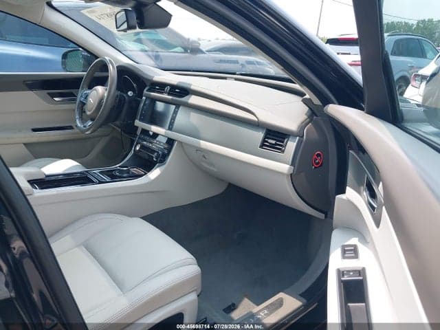 2018 JAGUAR XF 25T 5