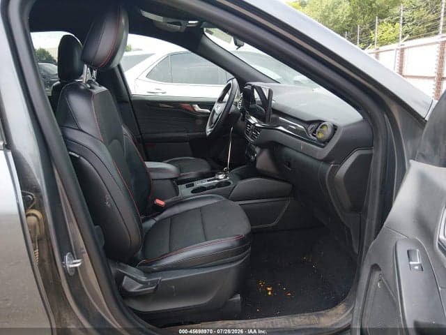 2023 FORD ESCAPE ST-LINE 5