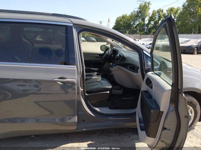 2022 CHRYSLER PACIFICA TOURING L 5