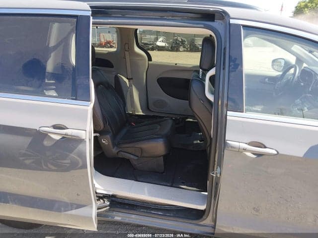 2022 CHRYSLER PACIFICA TOURING L 8