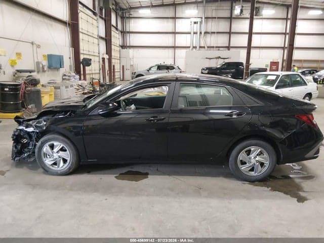 2024 HYUNDAI ELANTRA SE 14