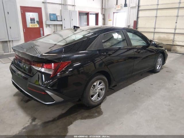 2024 HYUNDAI ELANTRA SE 4