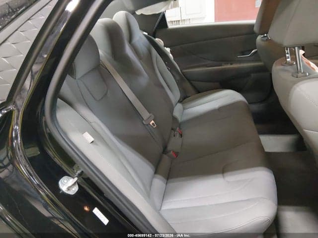 2024 HYUNDAI ELANTRA SE 8