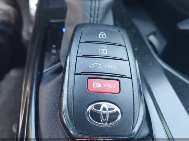 2025 TOYOTA CAMRY SE 11