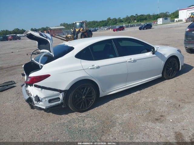 2025 TOYOTA CAMRY SE 4