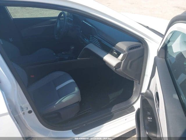 2025 TOYOTA CAMRY SE 5