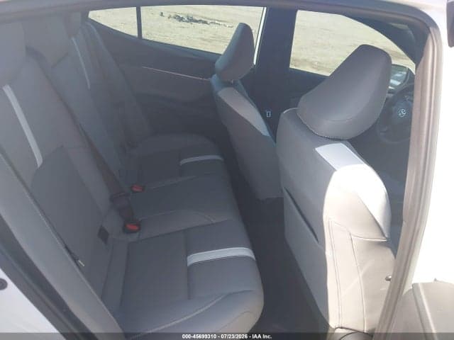 2025 TOYOTA CAMRY SE 8