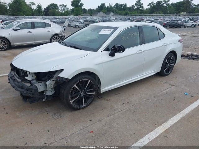 2019 TOYOTA CAMRY XSE 2