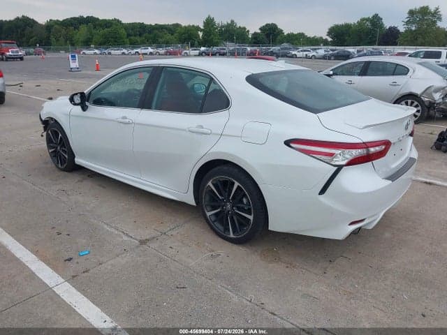 2019 TOYOTA CAMRY XSE 3