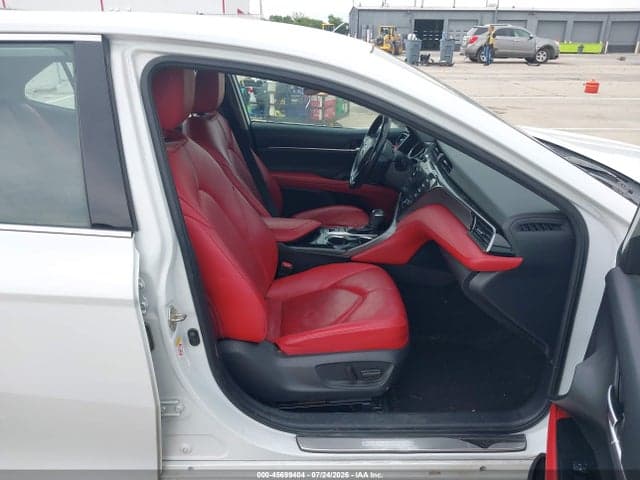 2019 TOYOTA CAMRY XSE 5