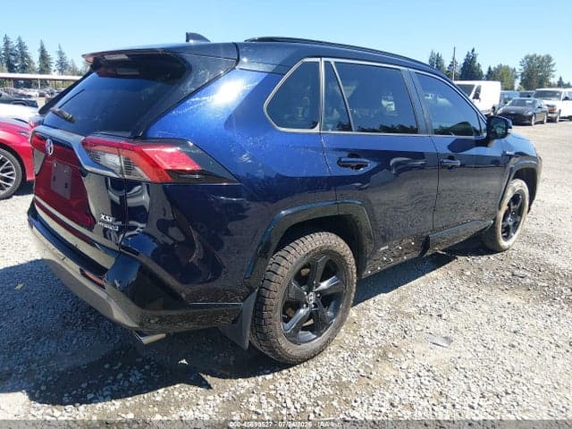 2020 TOYOTA RAV4 HYBRID XSE 4