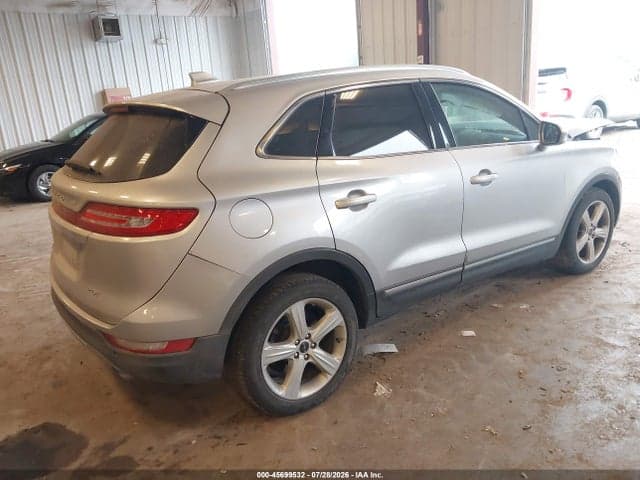 2017 LINCOLN MKC PREMIERE 4