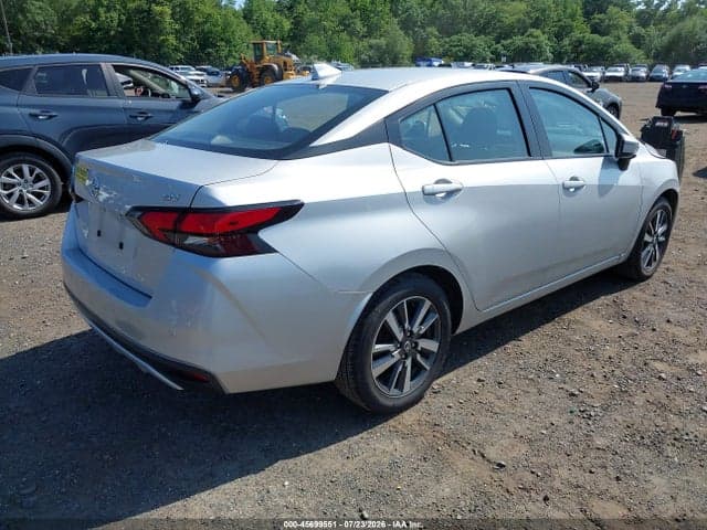 2021 NISSAN VERSA SV XTRONIC CVT 4