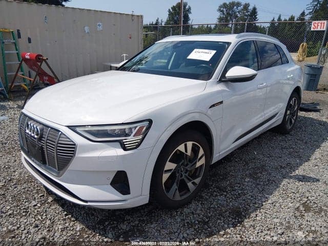 2023 AUDI E-TRON PREMIUM QUATTRO 2