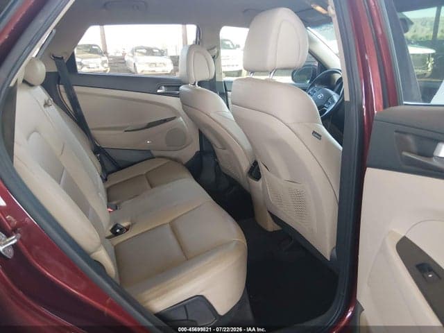 2017 HYUNDAI TUCSON SE PLUS 8