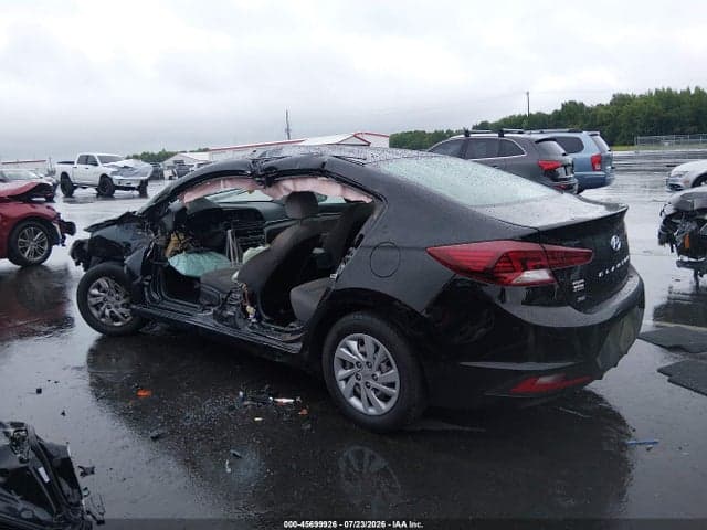 2020 HYUNDAI ELANTRA SE 3