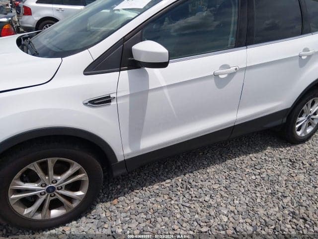 2017 FORD ESCAPE SE 6