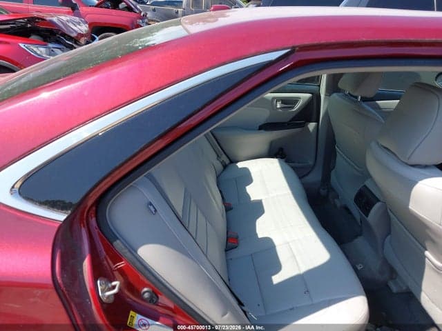 2017 TOYOTA CAMRY XLE 8