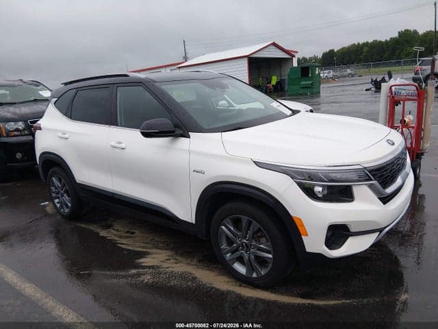 2021 KIA SELTOS S 1