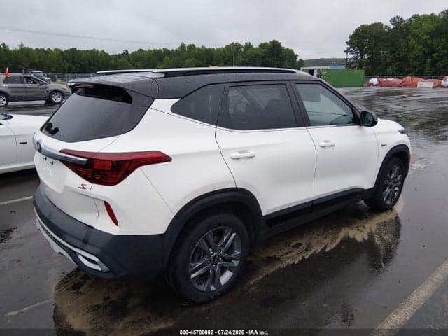 2021 KIA SELTOS S 4