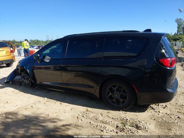 2018 CHRYSLER PACIFICA TOURING L 14