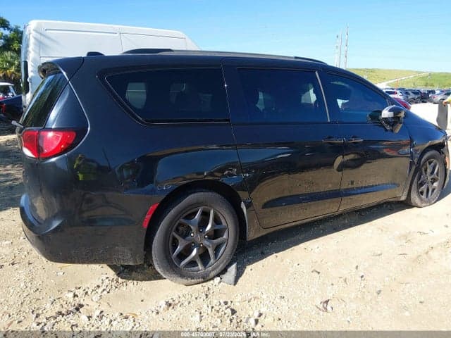 2018 CHRYSLER PACIFICA TOURING L 19