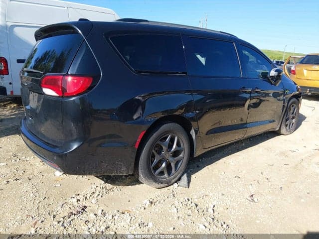 2018 CHRYSLER PACIFICA TOURING L 4