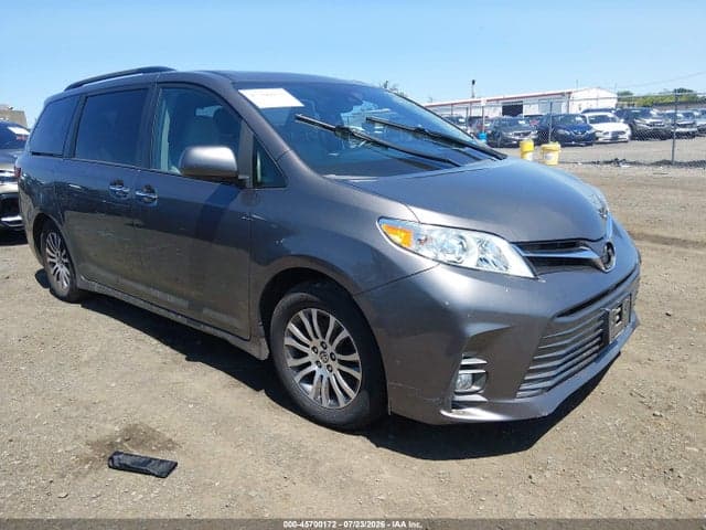 2020 TOYOTA SIENNA XLE - 1