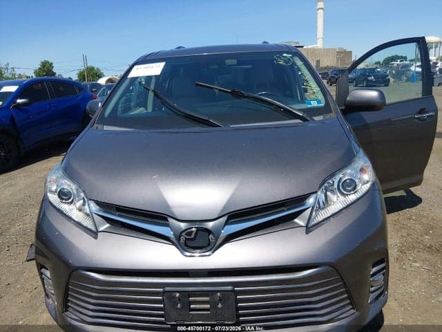 2020 TOYOTA SIENNA XLE 6