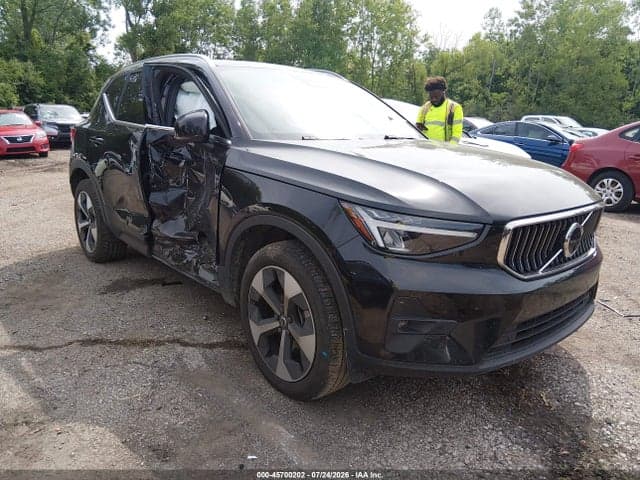 2025 VOLVO XC40 B5 PLUS BRIGHT THEME 1