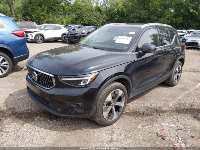 2025 VOLVO XC40 B5 PLUS BRIGHT THEME 2