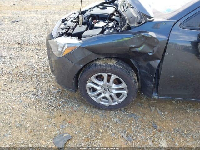 2017 TOYOTA YARIS IA 6