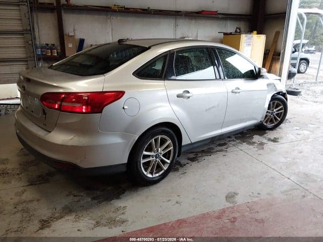 2017 FORD FOCUS SE 4