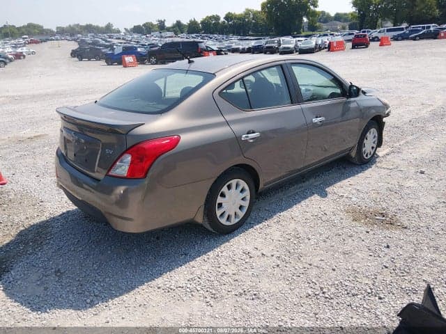 2017 NISSAN VERSA 1.6 SV 4