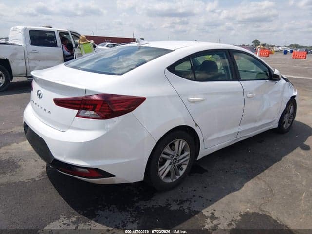 2020 HYUNDAI ELANTRA SEL 4