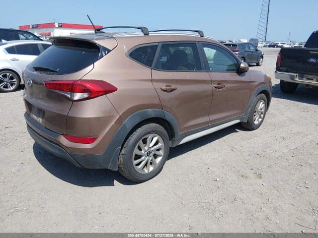 2017 HYUNDAI TUCSON SE 4