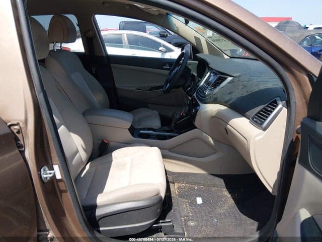 2017 HYUNDAI TUCSON SE 5