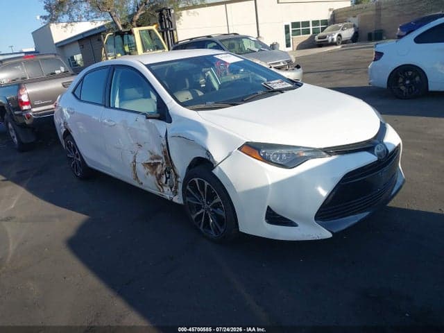 2017 TOYOTA COROLLA LE 1