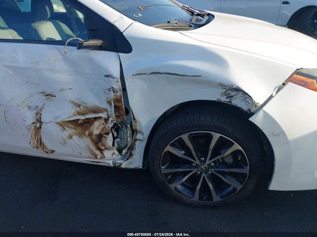 2017 TOYOTA COROLLA LE 6