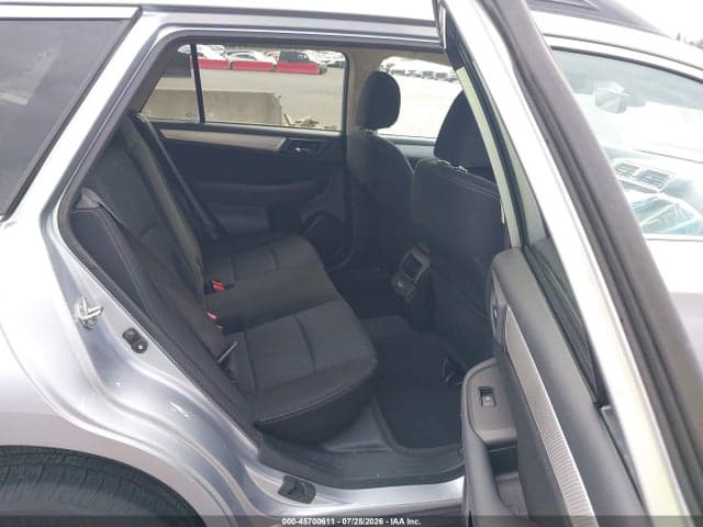 2018 SUBARU OUTBACK 2.5I PREMIUM 8