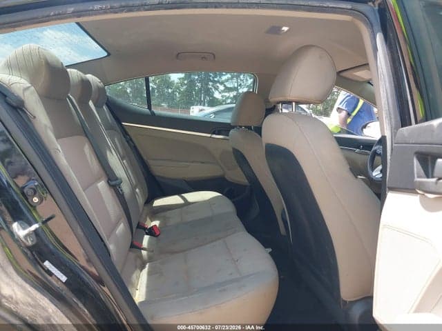 2020 HYUNDAI ELANTRA SE 8