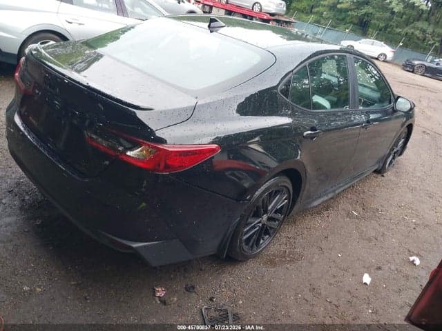 2025 TOYOTA CAMRY SE 4
