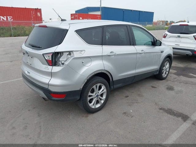 2017 FORD ESCAPE SE 4