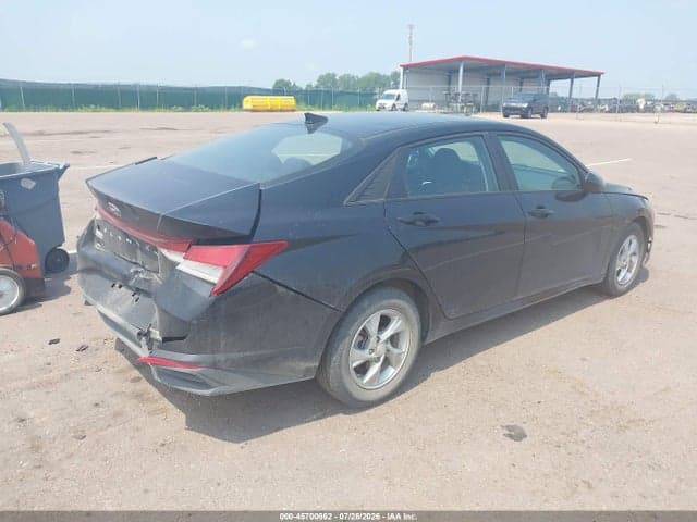 2023 HYUNDAI ELANTRA SE 4