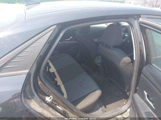 2023 HYUNDAI ELANTRA SE 8