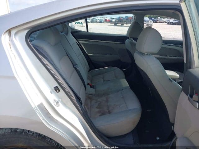 2017 HYUNDAI ELANTRA SE 9